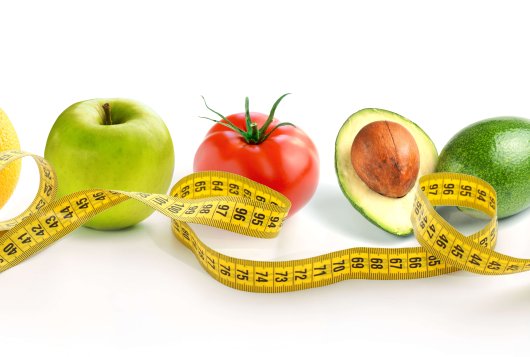 Evaluating size and weight of fresh produce