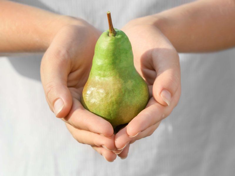 Handling pears