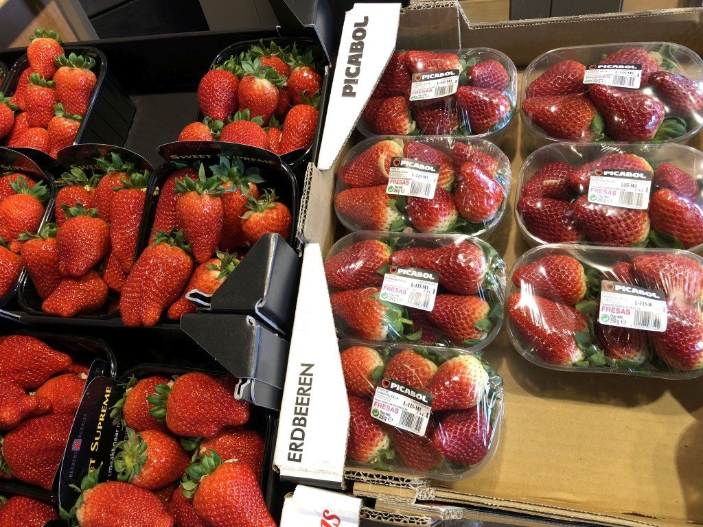 Retail practices for strawberry