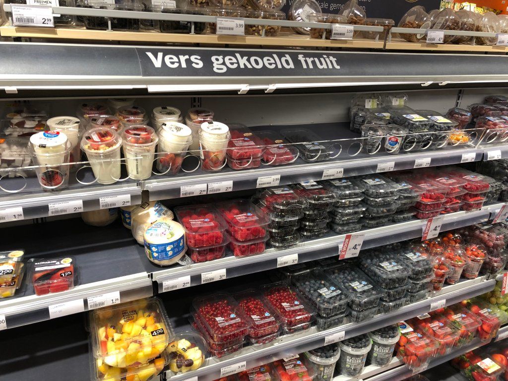 Retail practices for strawberry