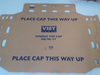 Een voorbeeld van een kartonnen afdekvel om de bovenste palletlaag af te dekken. Foto door WUR.