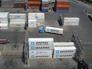Bananen worden in gekoelde vrachtwagens of reefer containers vervoerd naar de haven. Foto van WUR