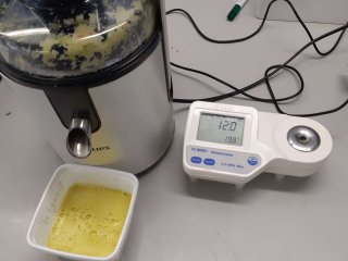 The measurement of soluble solids content is a destructive measurement. Photo by WUR