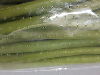 Green beans packed in hot-needle perforated bags. Photo by WUR.