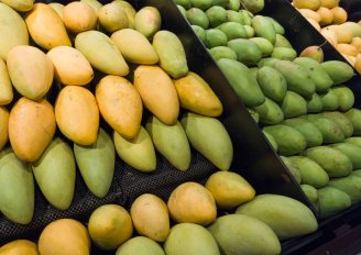 Different varies of mangos