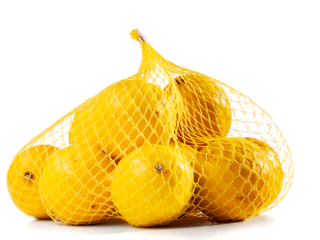 De citroenen worden bij elkaar gehouden door het net. Foto van Nikola Spasenoski/Shutterstock.com