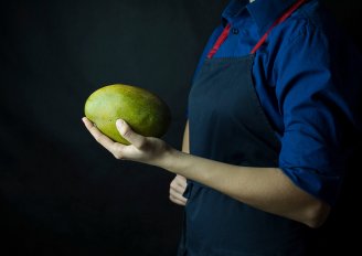 To be sure of good quality, it is important to check the mangos upon receipt. Photo by Romashko Yuliia/Shutterstock.com